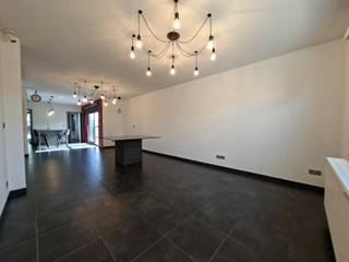 Welkom in Wilsele ! Deze woning biedt alles wat je zoekt voor een comfortabel en modern leven. Ze beschikt over drie slaapkamers en twee...