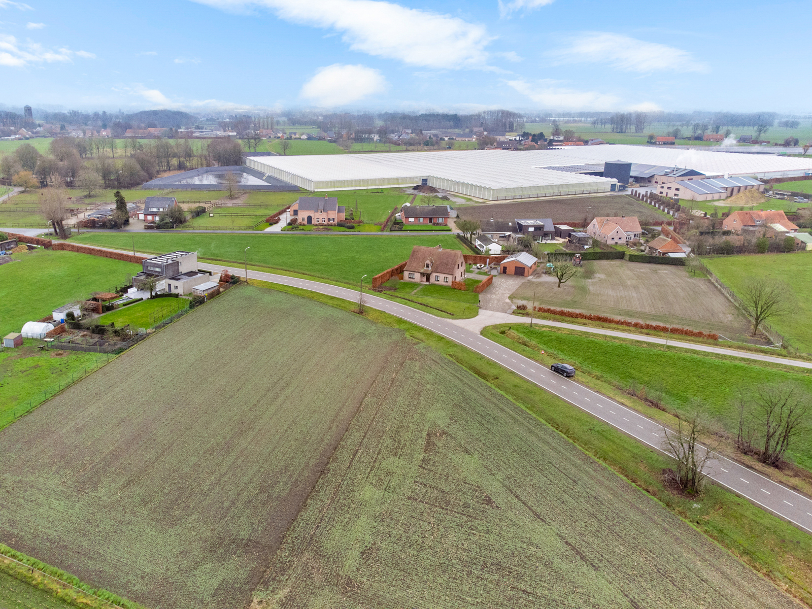 Villa met 5 slaapkamers, ruime garage en aangrenzende weilanden - foto 4