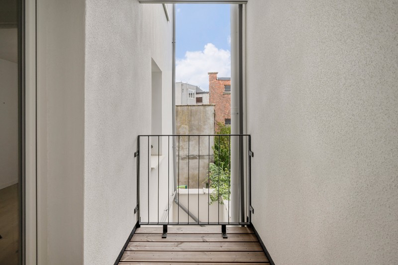 Instapklaar gerenoveerd appartement op de 1ste verdieping - foto 4