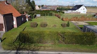 Deze centraal gelegen bouwgrond van 611 m² is gelegen tussen Arendonk en Retie vlakbij alle invalswegen.De bouwgrond is 16 m breed en 38 m diep.De...