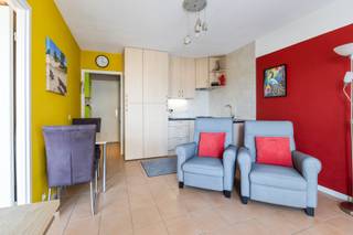 Koksijde : Ontdek dit appartement met één aparte slaapkamer, ideaal als vaste woonst, tweede verblijf of investering. Het appartement beschikt...