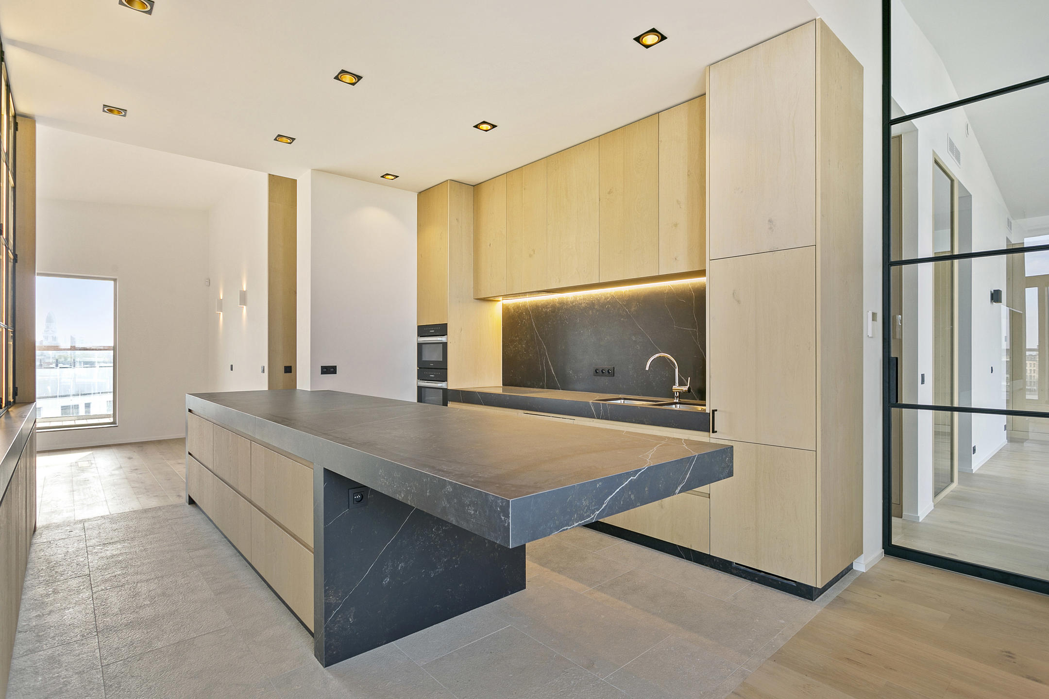ANTWERPEN-ZUID - Luxueuze penthouse met riant terras en royale parkingfaciliteit - foto 5
