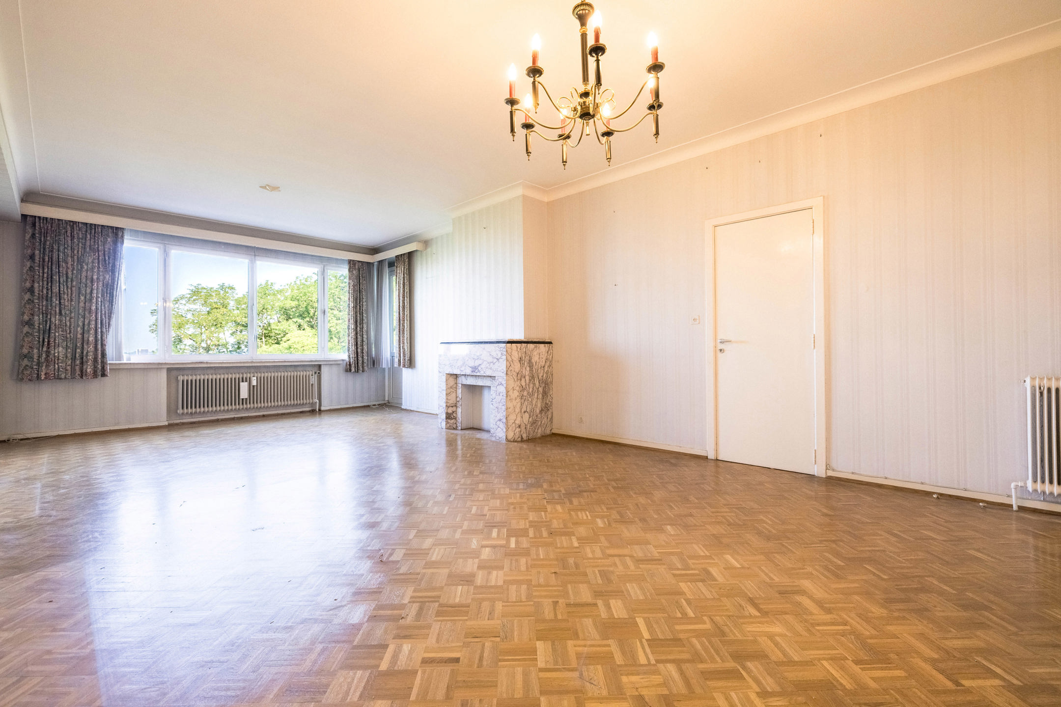 Appartement met 2 slaapkamers en terras – Te renoveren - foto 5