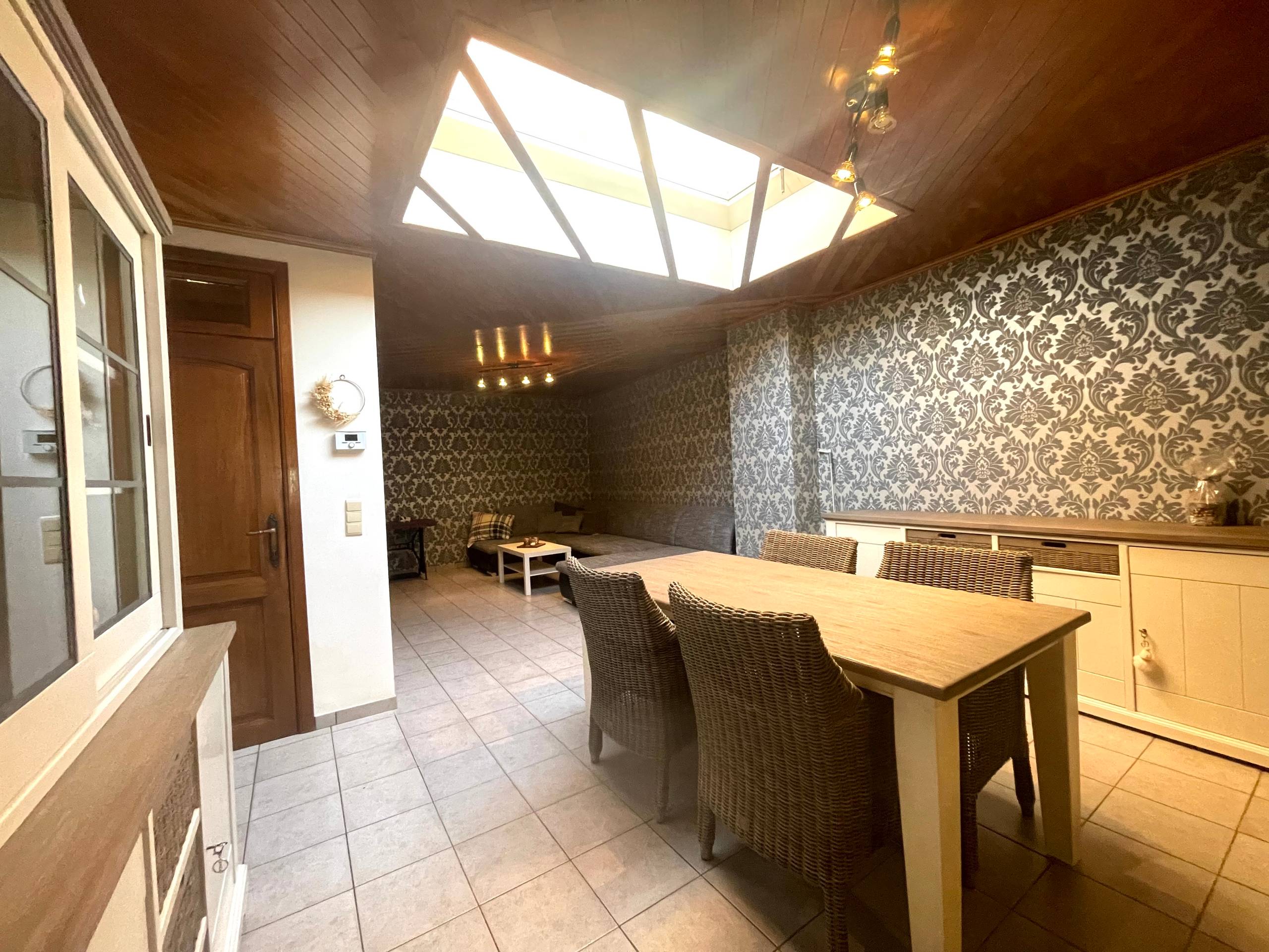 Ruime woning met 5 slaapkamers nabij centrum Menen - foto 4