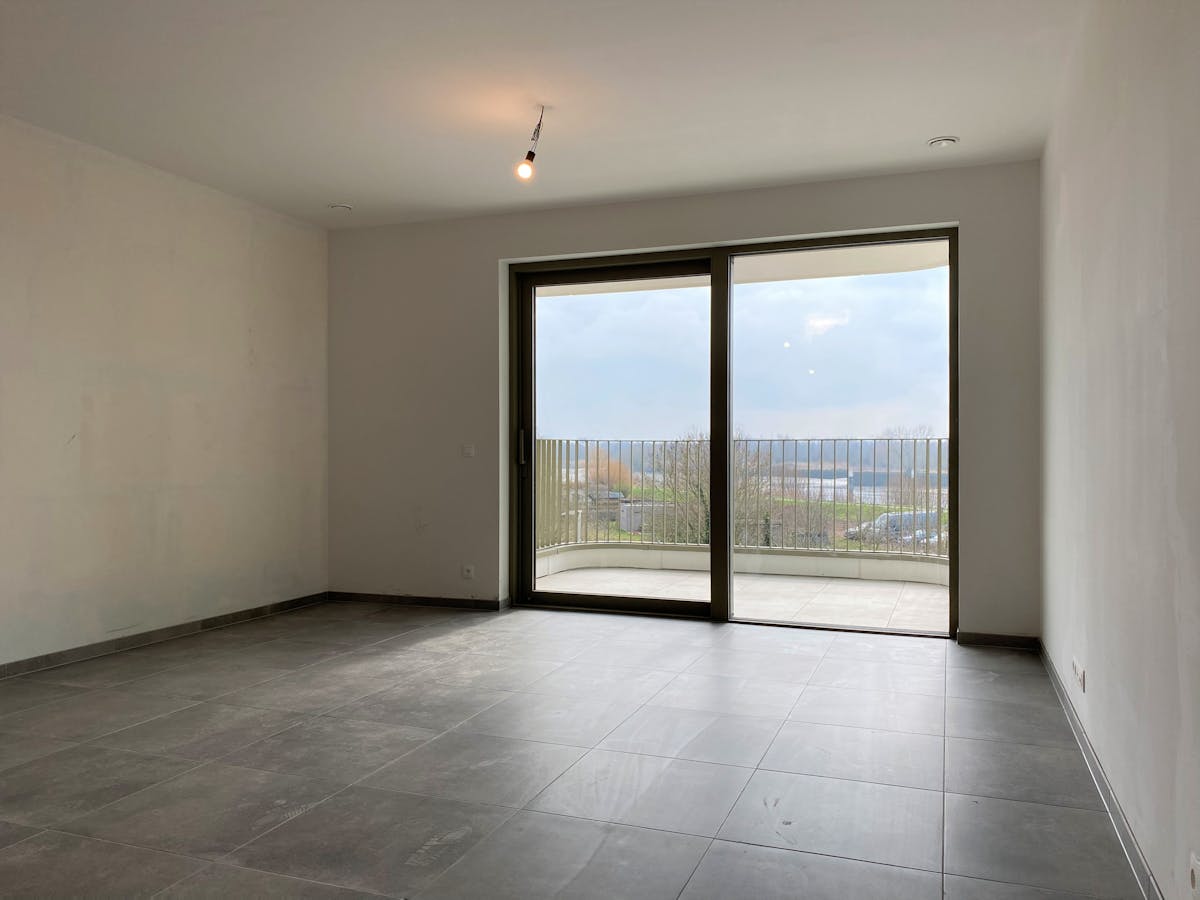 2 bedroom apartment with water view for rent - photo 5