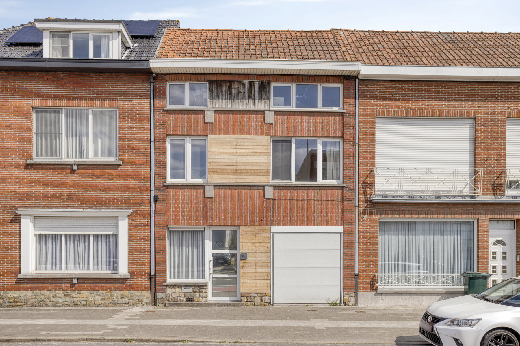 Instapklare woning met tuin en garage ! - foto 1