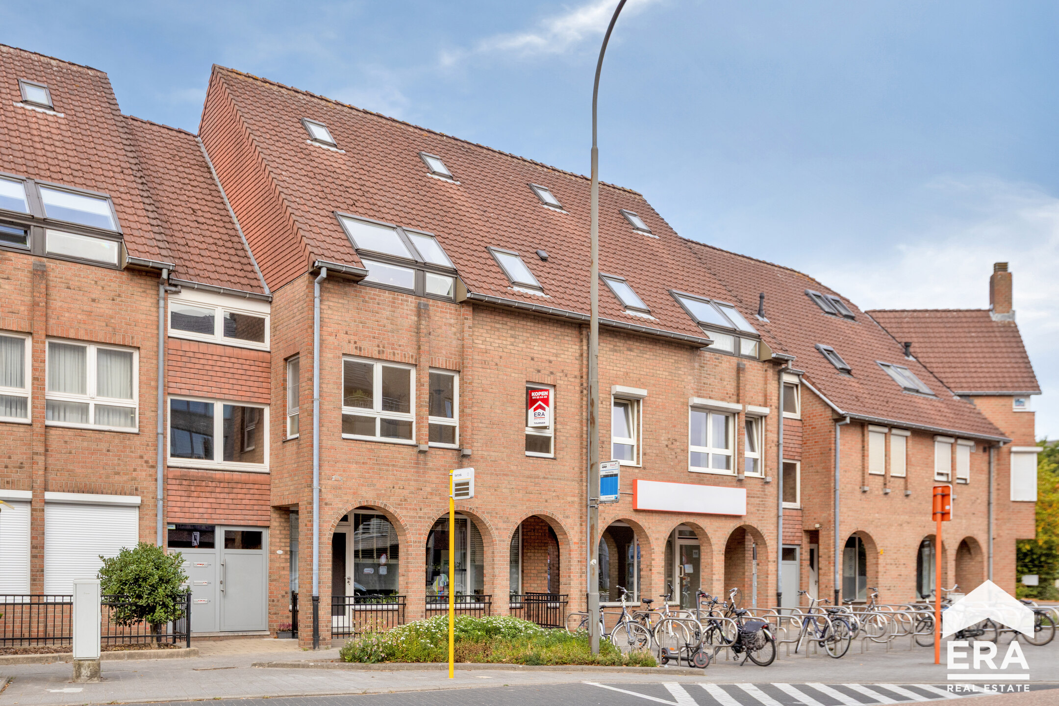 Op te frissen appartement te koop in Lommel! - foto 1