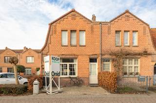 Authentiek wonen naast het Frijthoutpark. Deze instapklare gezinswoning combineert karakter met hedendaags comfort. Gelegen op de grens van Mortsel...