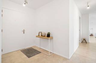 Dit ruim appartement is gelegen op het eerste verdiep van Residentie Patersvat in Diksmuide. Het appartement is voorzien van 2 slaapkamers en een...