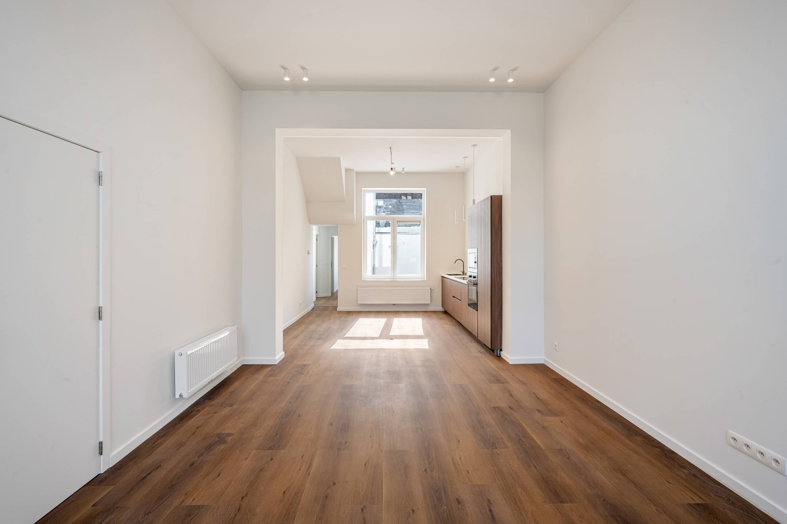 Excl. gerenoveerde herenwoning (3 entiteiten) aan het water - foto 4