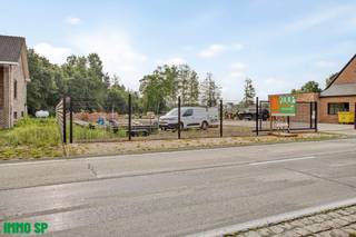 Bouwgrond voor halfopen bebouwing op perceel van 6A 85CA te Heultje (Westerlo).Perceelomschrijving:Breedte aan de straatkant: 10,41 meterBouwbreedte:...