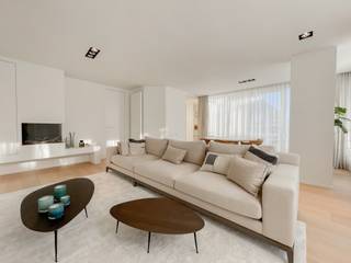 Lichtrijk appartement met zijdelings zeezicht afgewerkt met duurzame materialen en met een ruim zuidwest gericht terras gelegen tussen het Albertplein en het Driehoeksplein. Indeling: Inkom met gastentoilet en vestiaire. Ruime lichtrijke leefruimte bestaande uit een salon met open haard en eetkamer uitgevend op het zuid west gericht terras. Volledig geïnstalleerde keuken voorzien van alle comfort afgewerkt met natuursteen eveneens uitgevend op het terras. Masterbedroom met ingemaakte kasten en douche en apart toilet. Tweede en derde volwaardige slaapkamer met ingemaakte kasten. Douchekamer. Aparte berging voorzien voor het plaatsen een wasmachine. Privatieve kelder in de residentie.