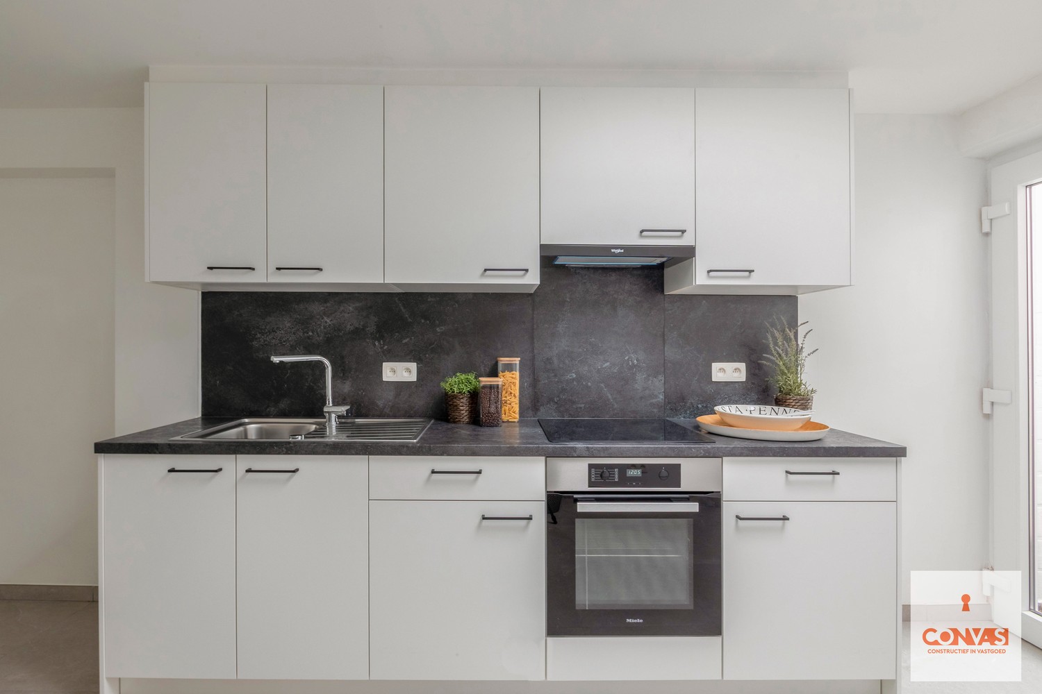 Verhuurde gerenoveerde woning met drie slaapkamers - photo 5