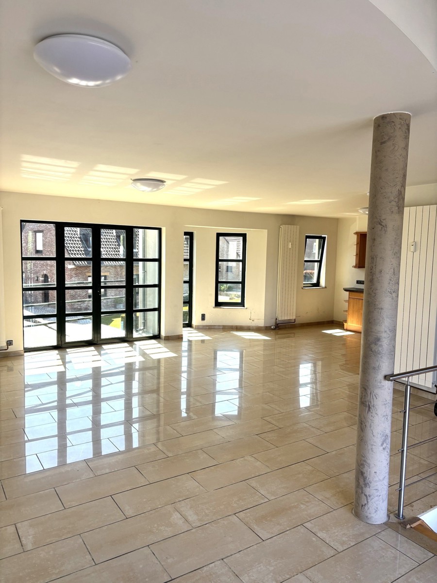 Centraal gelegen duplex appartement met 2 slaapkamers - foto 4