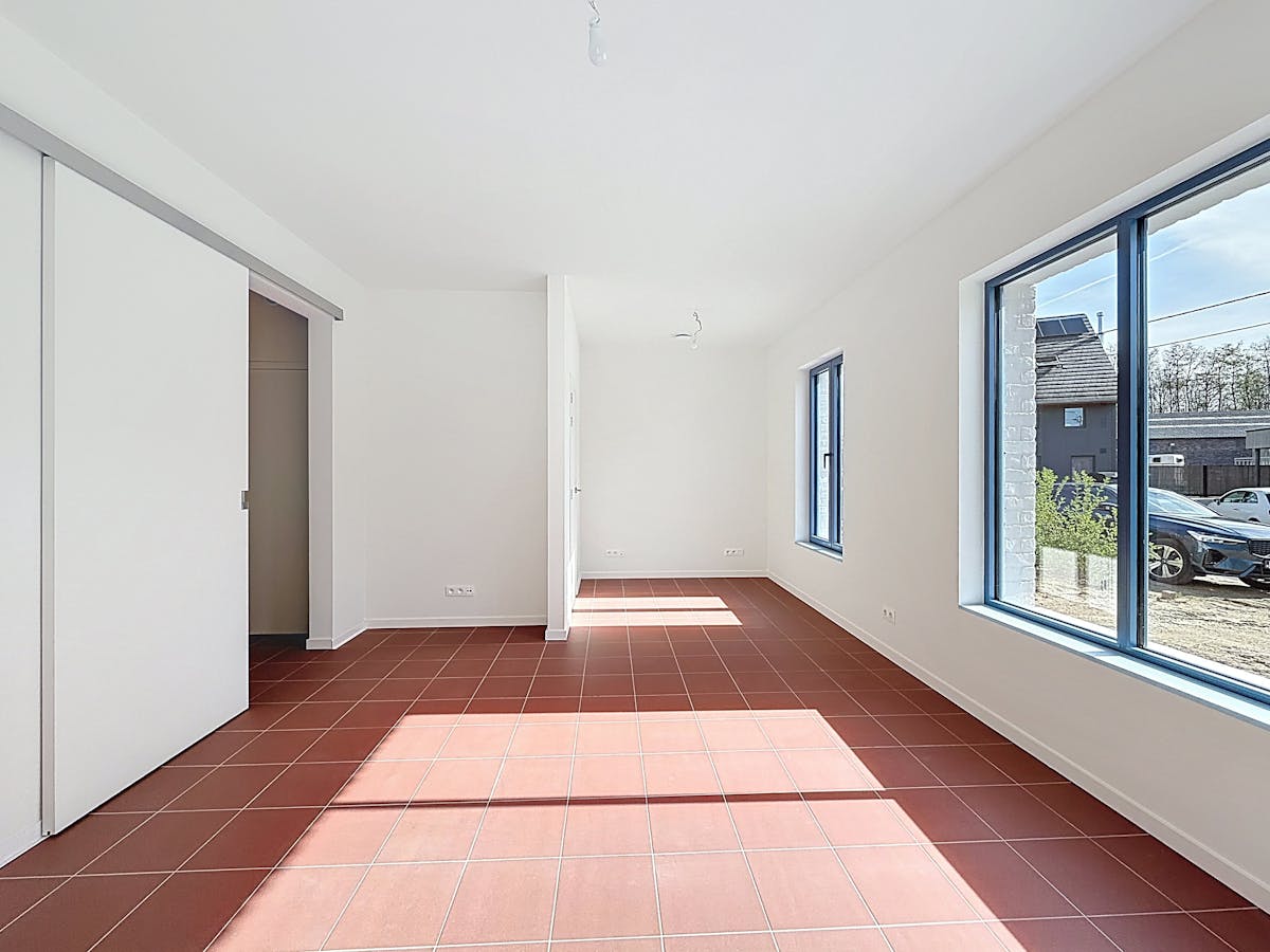 Maison récemment construite à louer avec 3 chambres et un beau jardin - photo 4