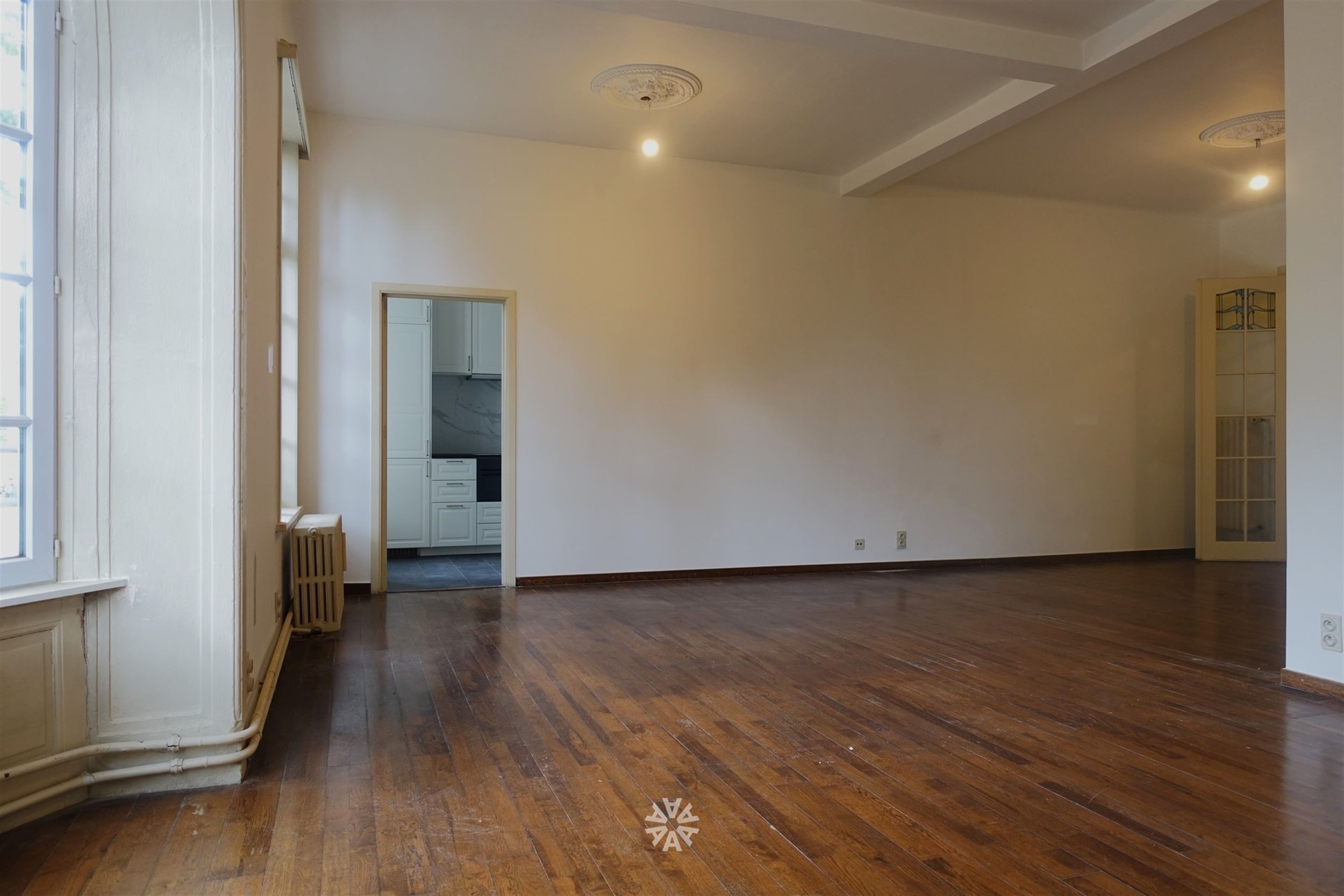 Ruim gerenoveerd appartement te huur nabij station Gent-Sint-Pieters - foto 4