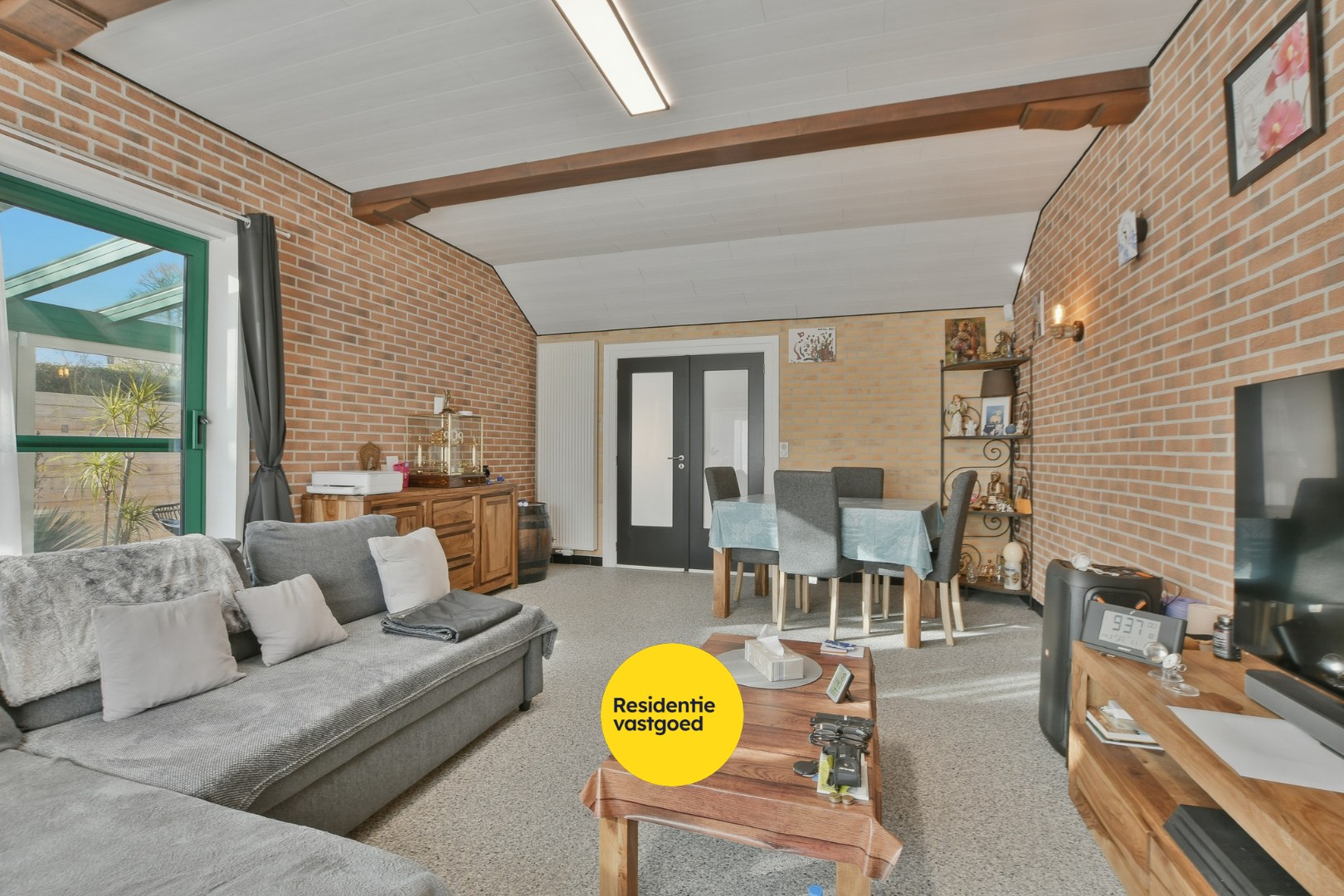 Instapklare en volledig gerenoveerde bungalow met 3 slaapkamers, tuin en garage vlak bij bos en centrum van De Haan - foto 3