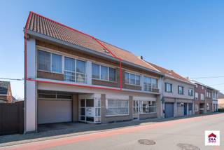 Ruim appartement met 2 slaapkamers (mogelijks 4 tot 5) te centrum Malderen.De huidige bewoonbare oppervlakte is 88m² maar de ruime zolder met vaste...