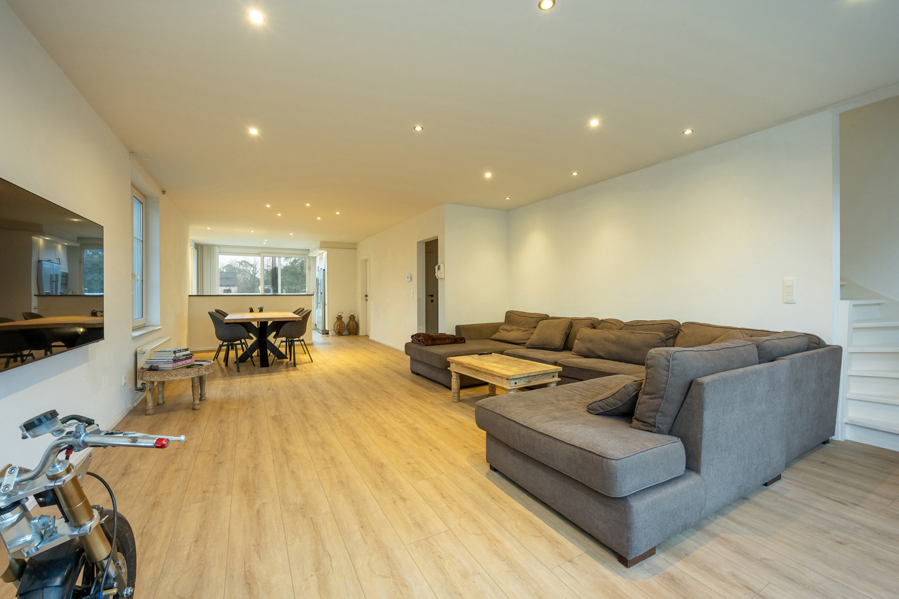 RUIM APPARTEMENT IN UITERST RUSTIGE STRAAT - foto 2