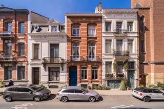 Prachtig Herenhuis gebouwd in 1895 door architect Edouard Ramaekers.Unieke authentieke elementen in eclectische stijl met een symmetrische...