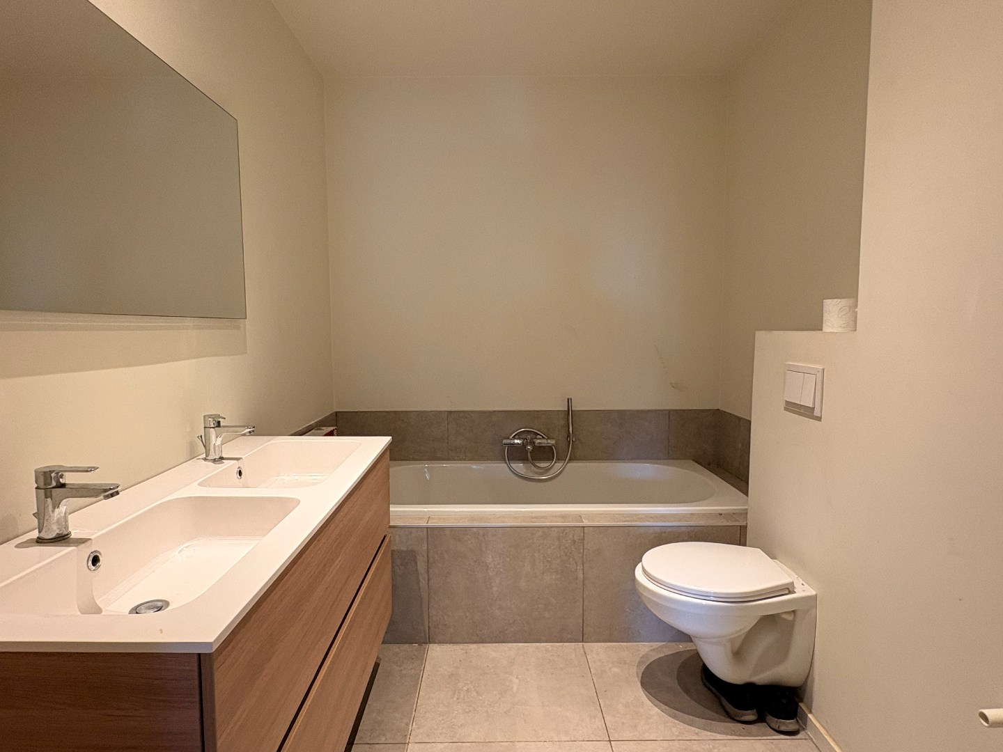 Verhuurd 2-slaapkamerappartement met 2 badkamers – 97 m² - foto 5