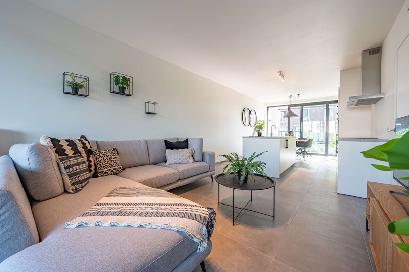 !LAATSTE KANS AANKOOP 6% BTW! Ruim 2 slaapkamer appartement in residentie DAC'ART Izegem. - foto 2