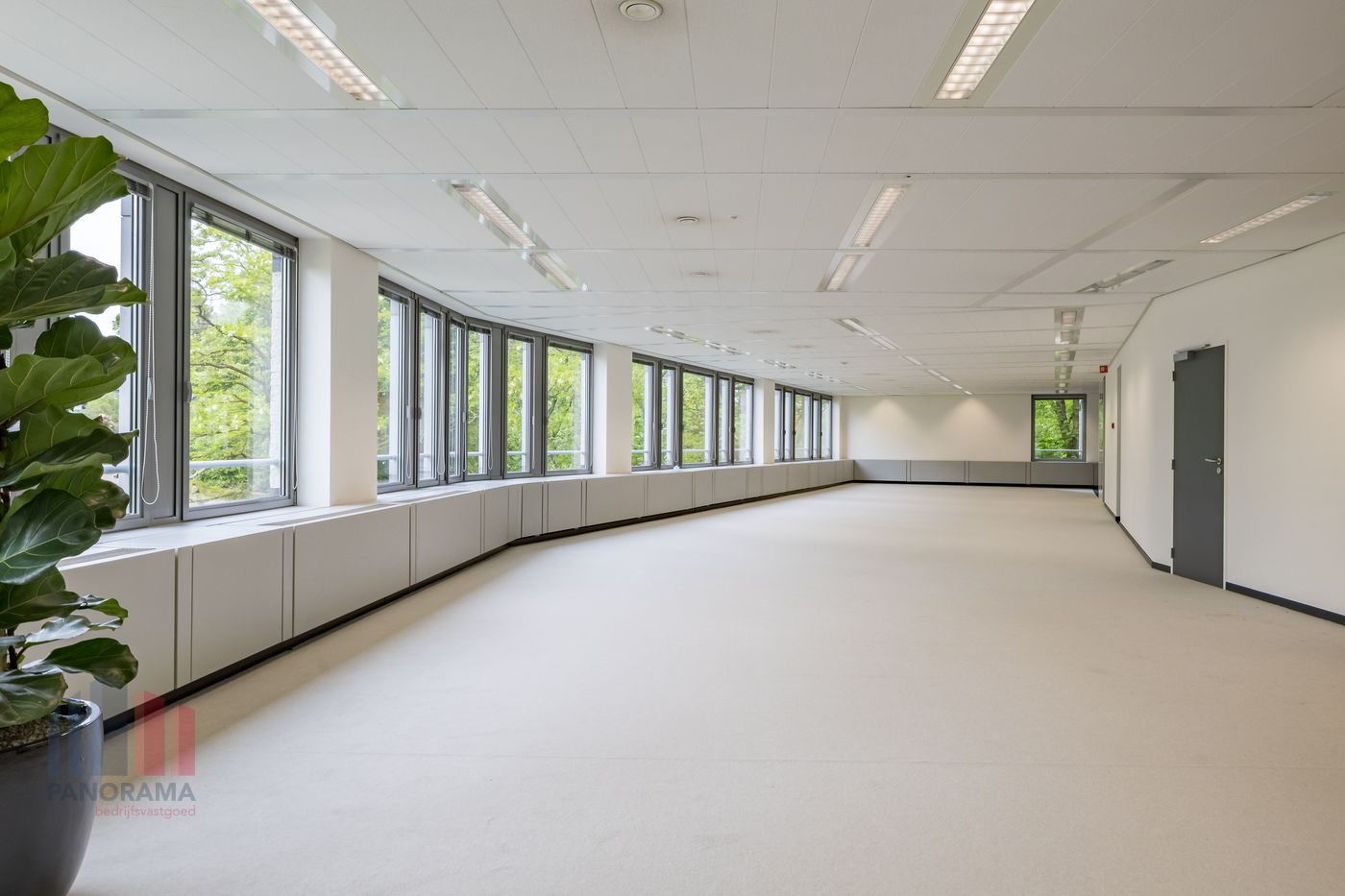Kantoor van 625 m² op 2 min van de R0 te Jette - foto 2