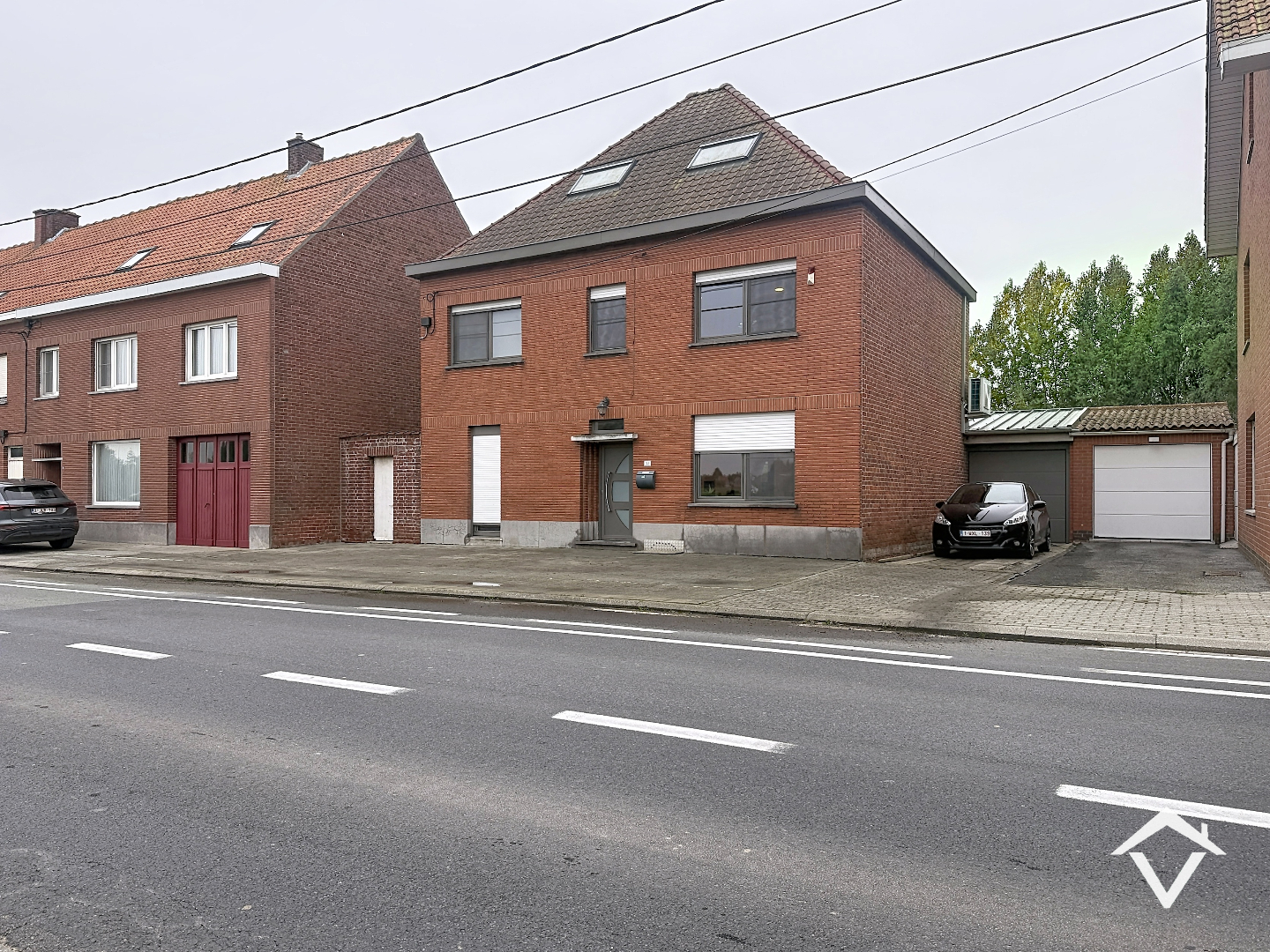 Instapklare woning met 3 slaapkamers, grote tuin en garage te Staden - foto 1