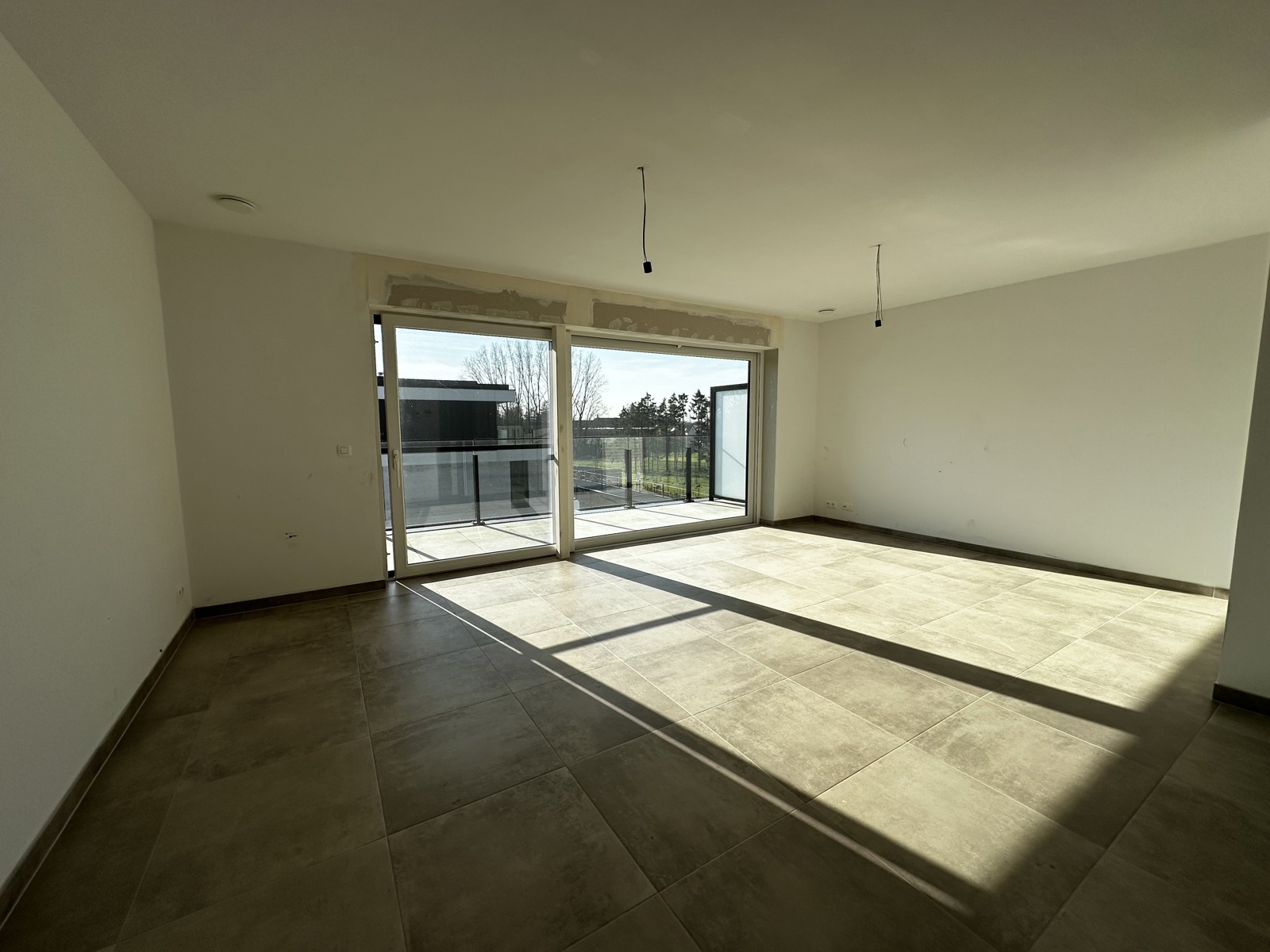 Nieuwbouwappartement in Knesselaere met een zonnig terras! - foto 3