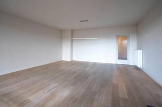 Prachtig appartement afgewerkt met goede materialen om dagelijks te genieten van alle comfort en rust.Alle voorzieningen zoals: winkels, restaurants,...