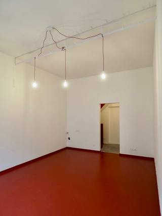 Volledig gerenoveerd huis met behoud van authentieke elementen, eerste bewoning. Het huis ligt vlakbij het bruisende Krugerplein met café Bar...