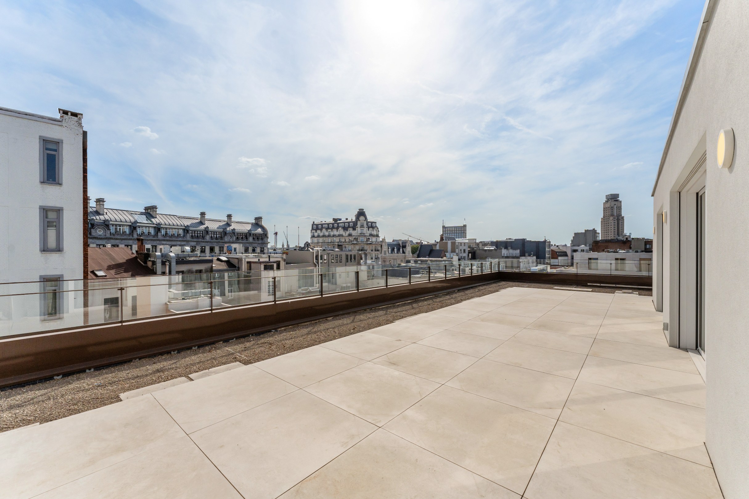 Luxe penthouse met riant terras en 3 inpandige garages - foto 2