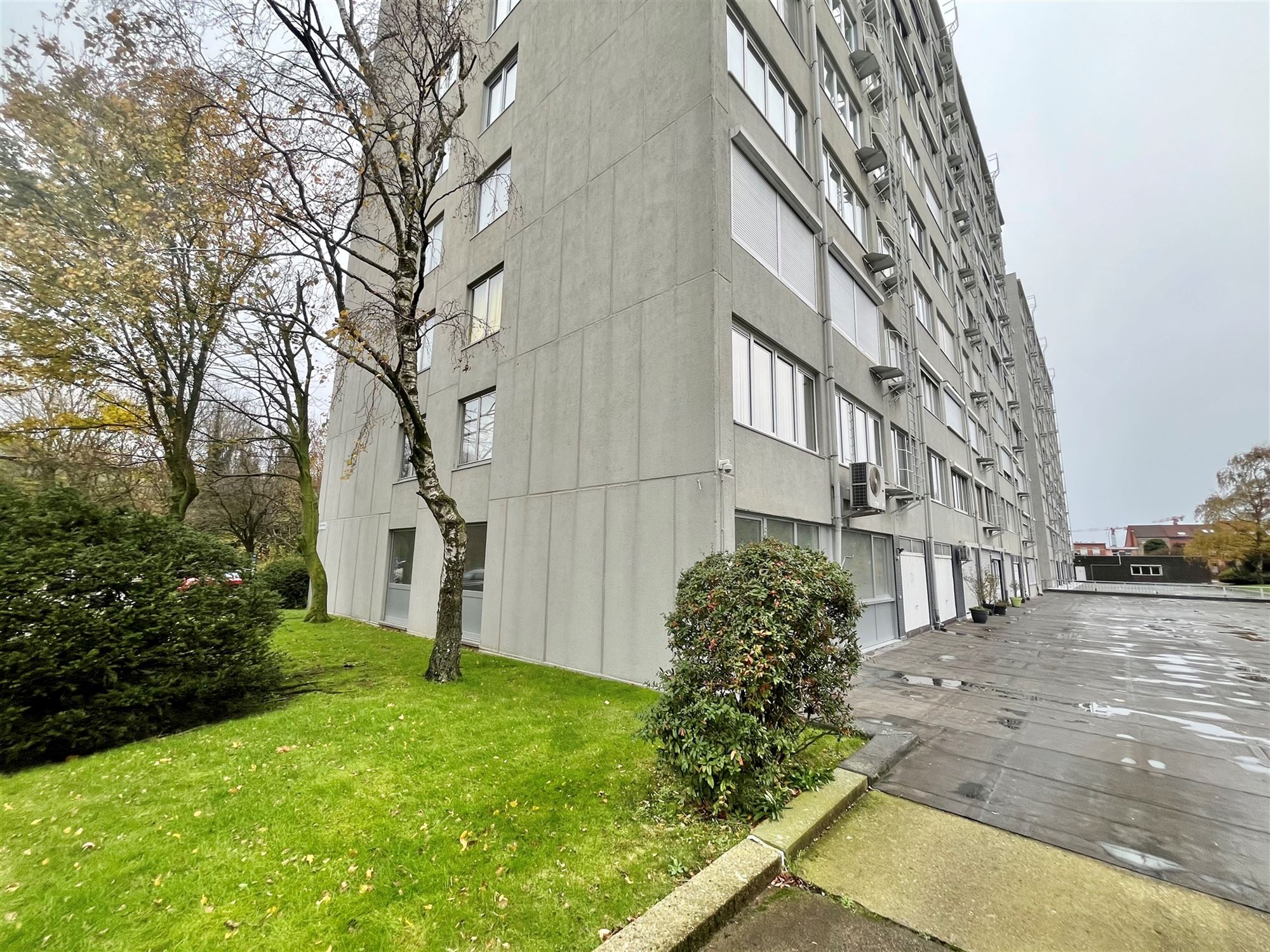 Casco commerciële ruimte + optioneel 2 garages aan meerprijs. - foto 4