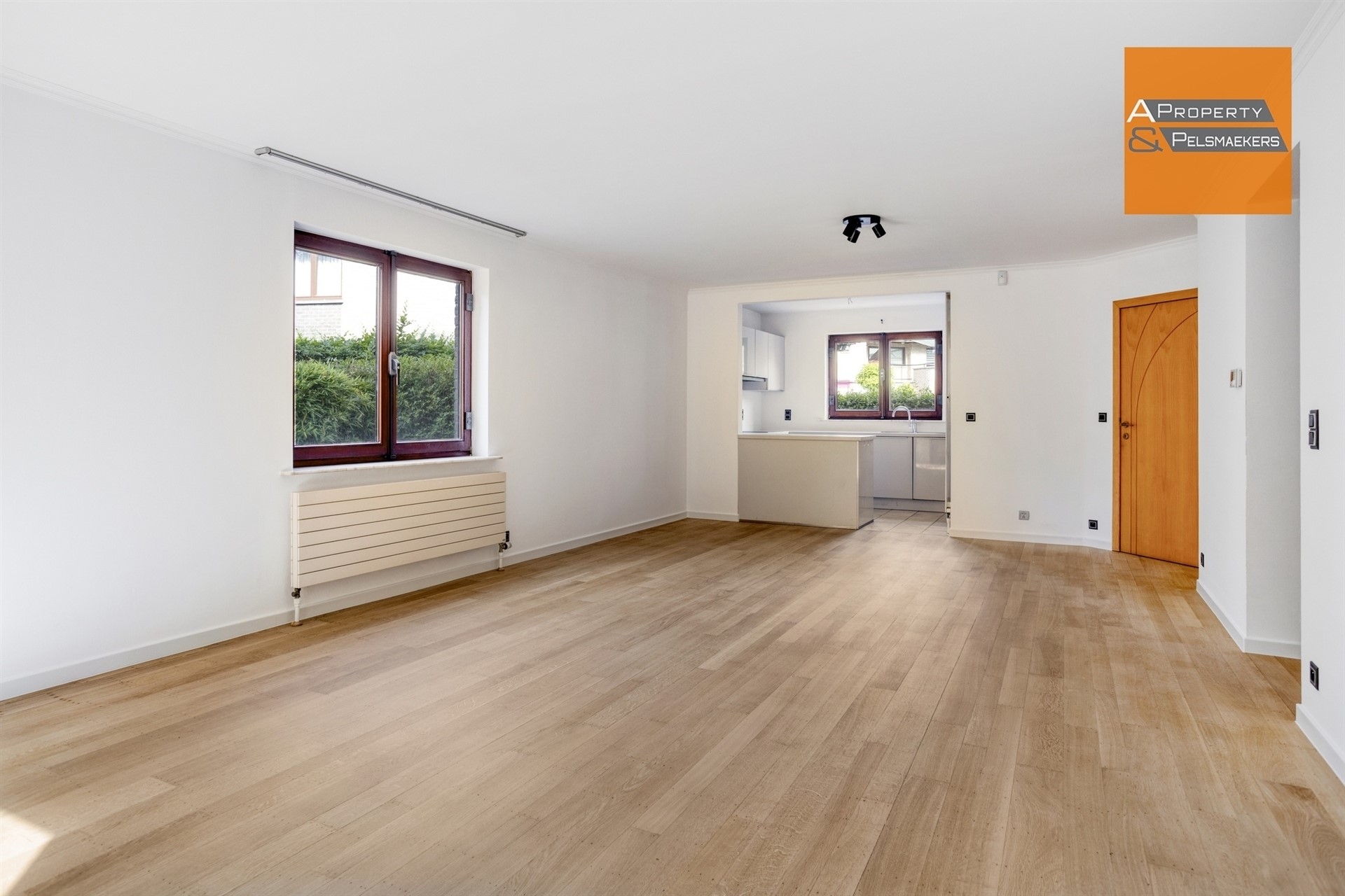 2 slaapkamer appartement met grote tuin - foto 4