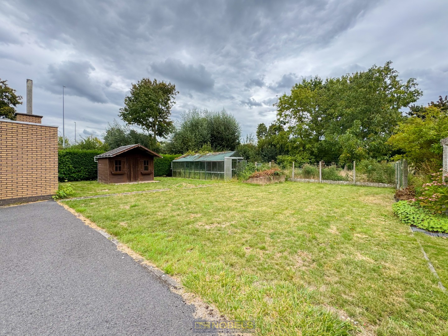 Te koop, te renoveren bungalow op ruim perceel nabij het centrum van Oudenaarde! - foto 4