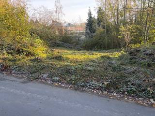 Mooie bouwgrond van 11a40ca in de rustige Destelheidestraat ( rechts van kappelletje)/links van huisnummer 12 ) midden in het groen voor...