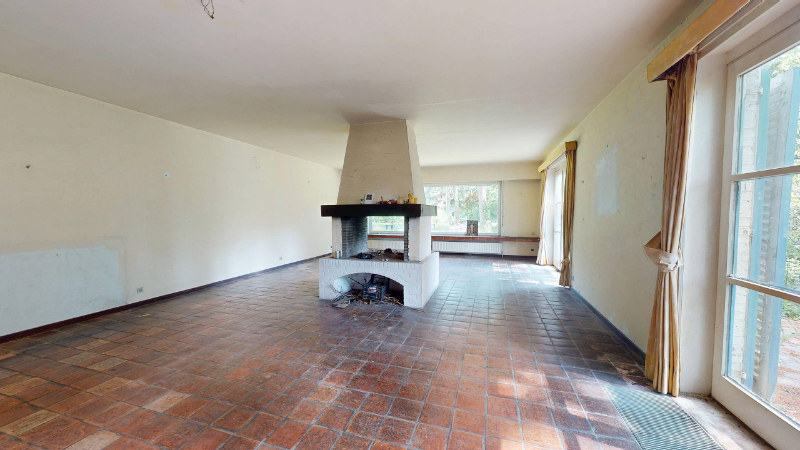 Rustig en gunstig gelegen te renoveren villa van 375m² op 48 are - photo 4