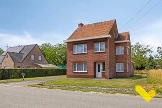 Bekijk ook zeker de 3D virtuele tour en krijg zo nog beter een beeld van wat deze woning u te bieden heeft.Deze woning, gelegen op een toplocatie te...