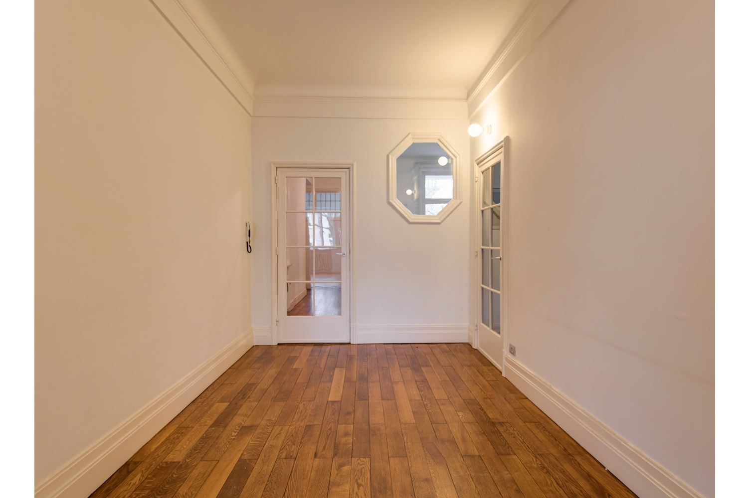 Uitzonderlijk gerenoveerd art-decoappartement van 212 m² met terras aan de Jan van Rijswijcklaan - foto 4