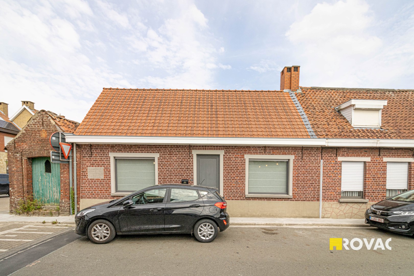 Gerenoveerde hoekwoning met 2 slaapkamers, tuin en uitweg. - foto 2