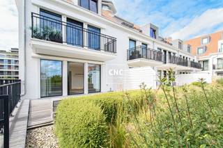 Lichtrijk appartement met zuidgericht terras in DuinenwaterDit zonnige appartement is gelegen op de eerste verdieping van een recente residentie...