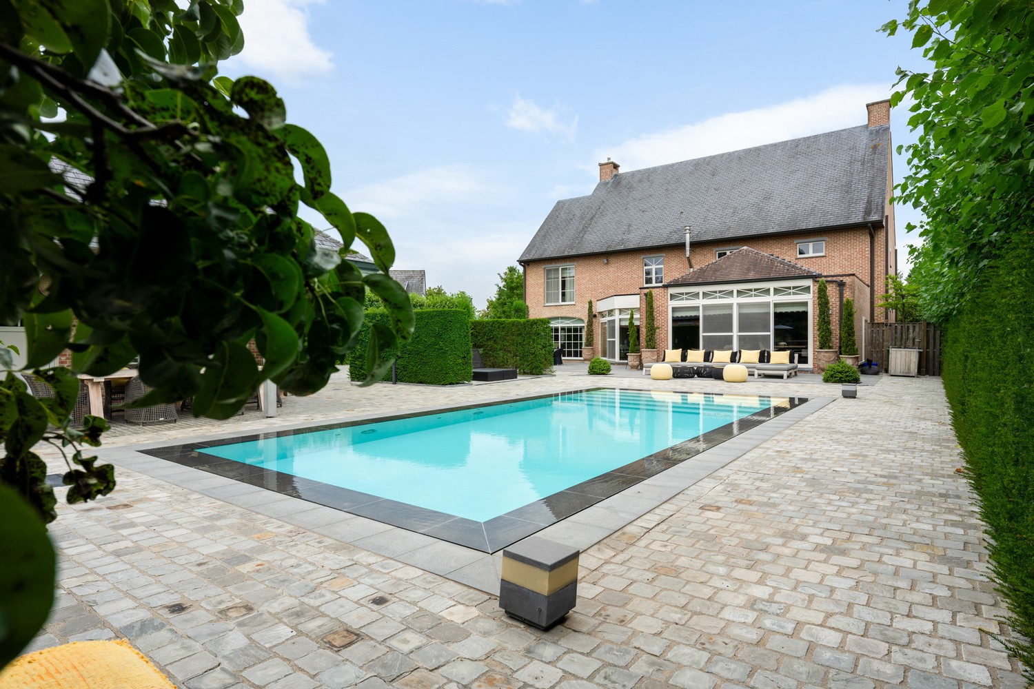 Exclusieve villa met 550 m² bewoonbare oppervlakte op een prachtig perceel van 5.458 m² nabij het centrum van Heist-op-den-Berg - foto 4