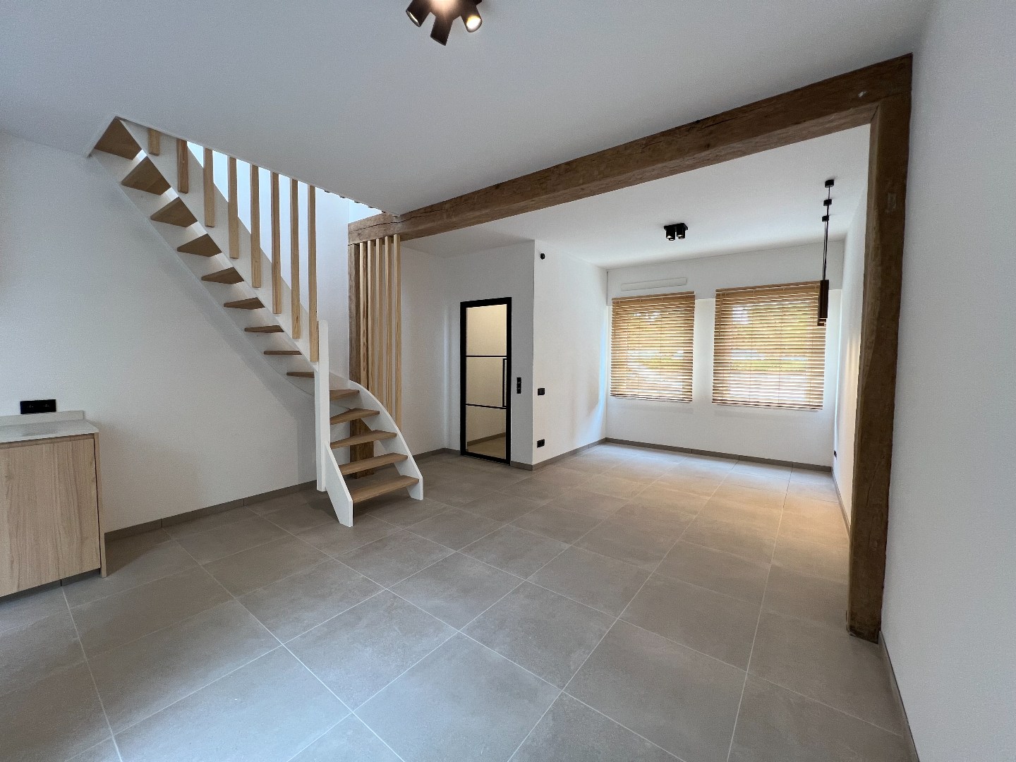 Gezellige, gerenoveerde woning met 2 slaapkamers te Ieper - foto 4