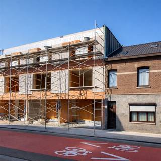 Ruime gesloten woning met uitzonderlijk potentieel op topligging nabij centrum HasseltOp een gunstige ligging, op wandelafstand van het centrum van...