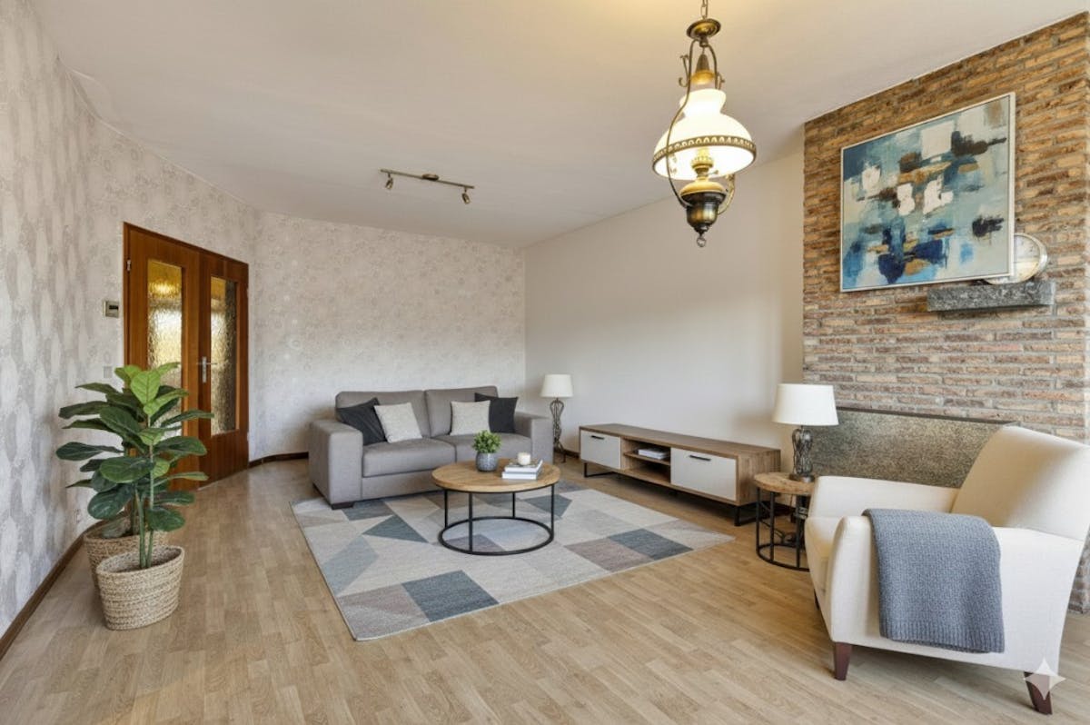 2 bedroom apartment to renovate for sale in Wilrijk - photo 2