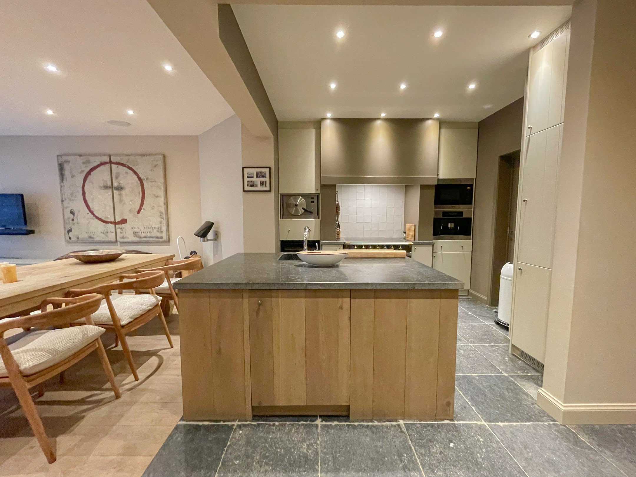 Aangenaam, perfect onderhouden appartement met een ruim terras. - foto 4