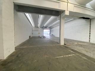 Entrepôt à louer – +/- 310 m² dans le zoning de Ans.Situé sur un site sécurisé et clôturé, cet entrepôt de +/- 310 m² bénéficie de la mise à...