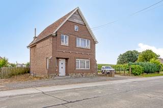 Kortenaken: woning met veel potentieel te koop op ruim perceelBen je op zoek naar een woning die je volledig naar jouw smaak kan renoveren? Dan is...