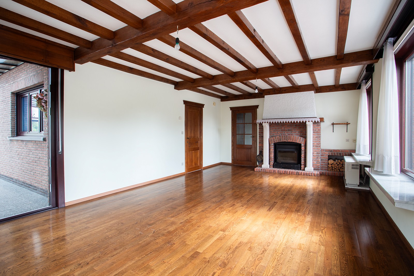 Karaktervol huis in een residentiële wijk - foto 3