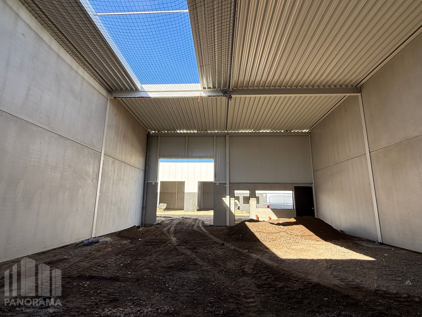 Unité PME neuve de 288 m² à seulement 2,5 km du R0 - photo 4